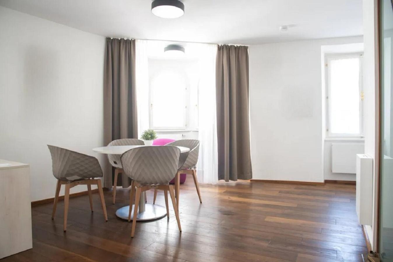 Goldene Pastete - Urban Luxury Apartments กราซ ภายนอก รูปภาพ
